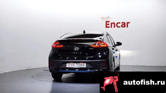 Hyundai Ioniq Ionic Hybrid 2018 года - вид 4