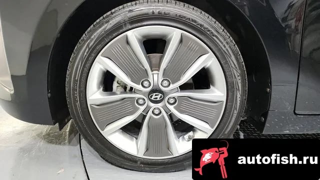 Hyundai Ioniq Ionic Hybrid 2018 года - вид 5