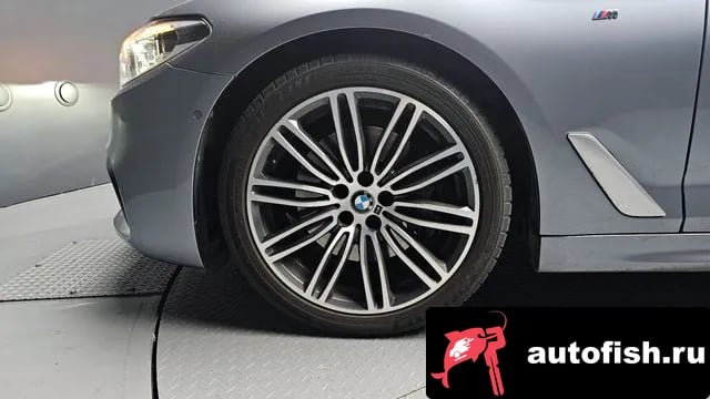 BMW 5-Series 5 Series (G30) 2019 года - вид 5