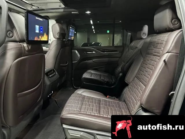 Cadillac Escalade Escalade 5th Generation 2022 года - похожие автомобили