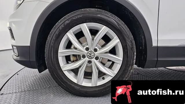Volkswagen Tiguan Tiguan second Generation 2020 года - вид 5