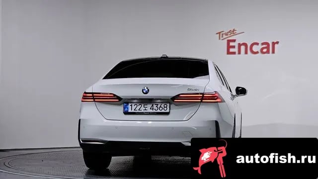 BMW 5-Series 5 Series (G60) 2025 года - вид 4