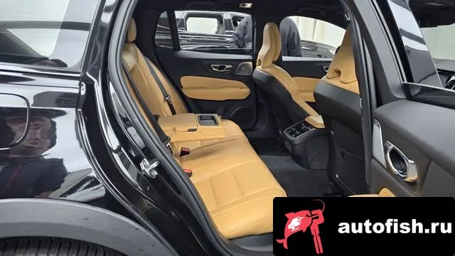 Volvo V60 V60 Cross-country 2nd Generation 2020 года - похожие автомобили