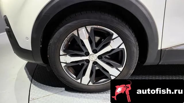 Peugeot 3008 3008 second generation 2018 года - вид 5