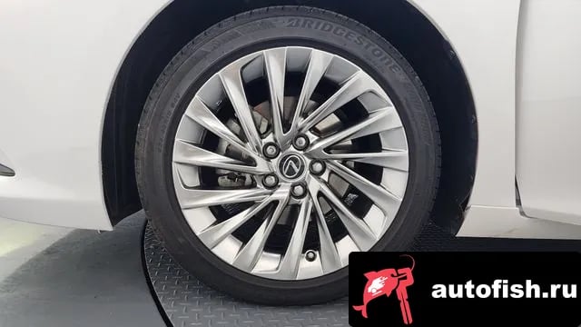 Lexus ES ES300h 7th generation 2023 года - вид 5