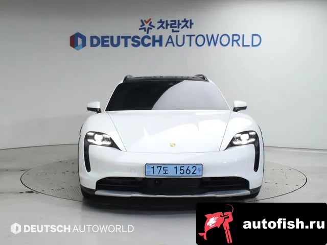 Porsche Taycan Taikan 2024 года - вид 3