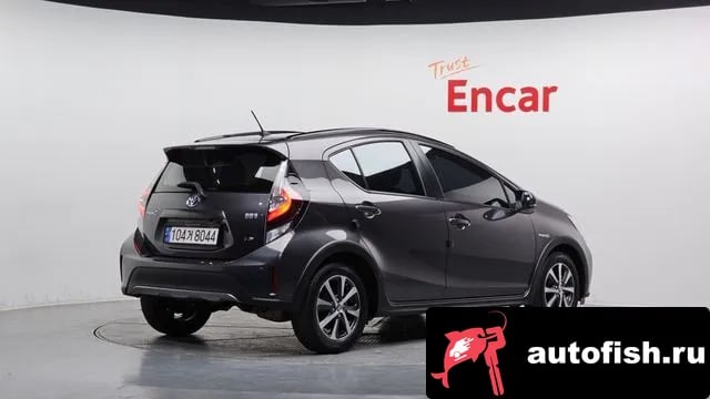 Toyota Prius Prius C 2020 года - вид 2