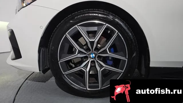 BMW 5-Series 5 Series (G60) 2024 года - вид 5