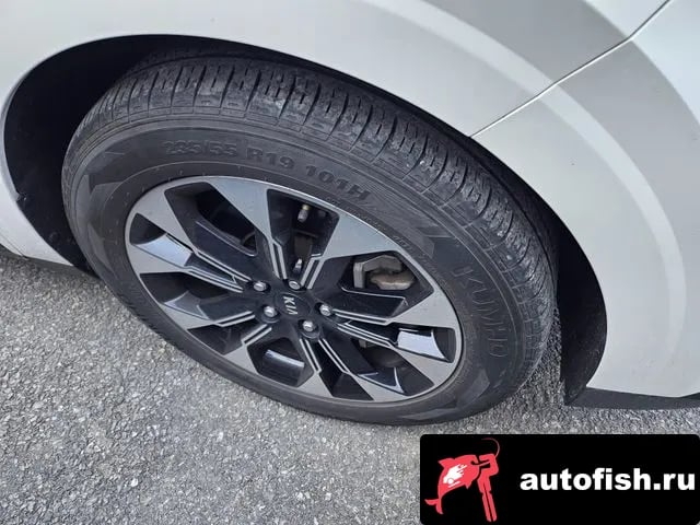 Kia Carnival Carnival 4th generation 2021 года - похожие автомобили