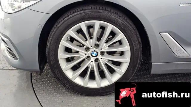 BMW 5-Series 5 Series (G30) 2018 года - вид 5
