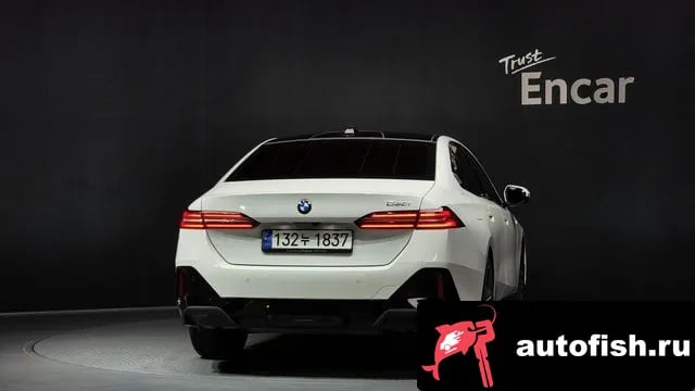 BMW 5-Series 5 Series (G60) 2024 года - вид 4