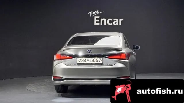 Lexus ES ES300h 7th generation 2020 года - вид 4