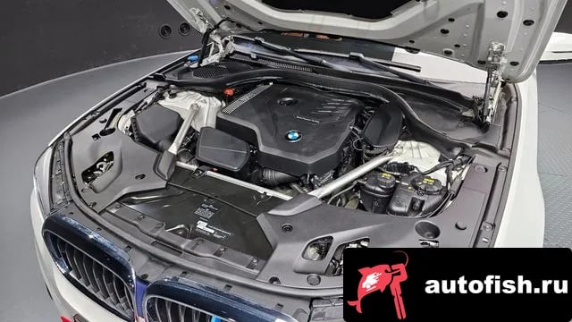 BMW 5-Series 5 Series (G30) 2019 года - вид 6