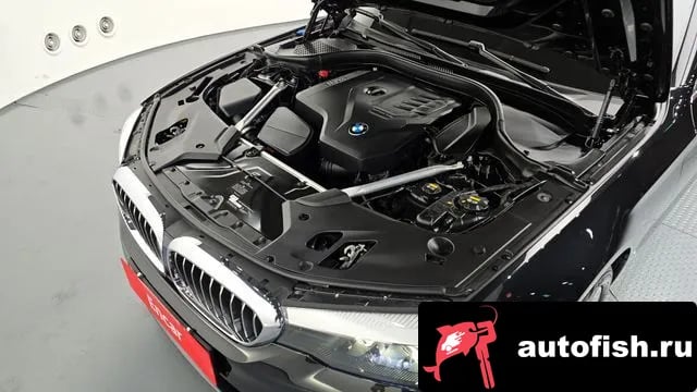 BMW 5-Series 5 Series (G30) 2019 года - вид 6