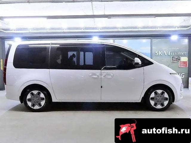 Hyundai Staria Staria 2023 года - вид 3