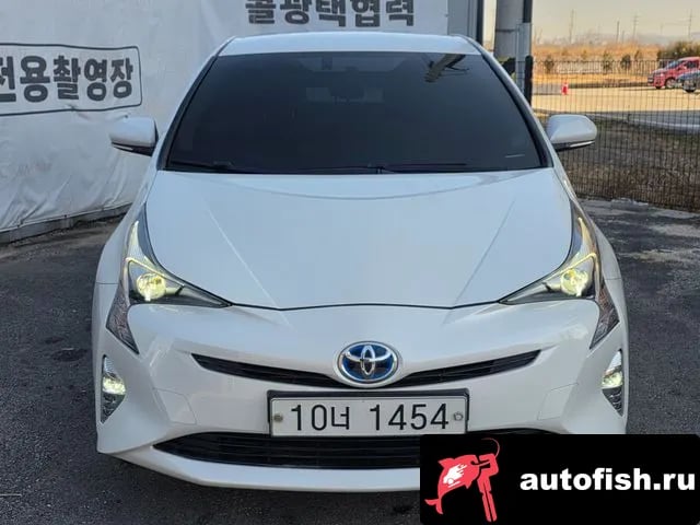 Toyota Prius Prius 4th Generation 2018 года - вид 1