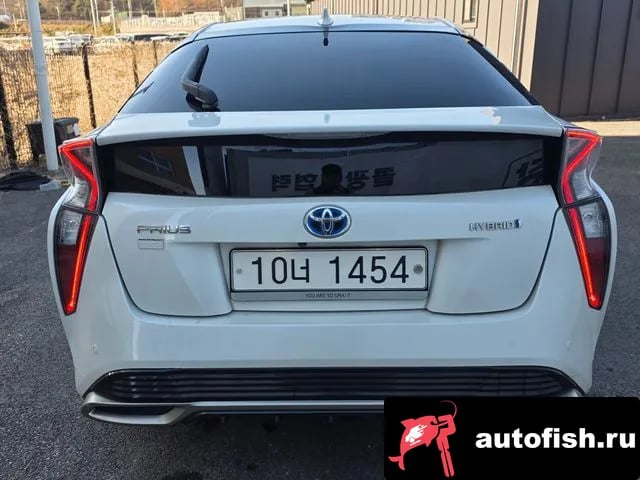 Toyota Prius Prius 4th Generation 2018 года - вид 3