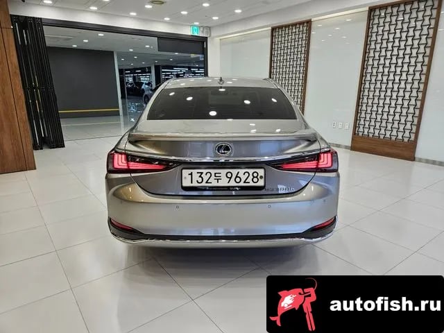 Lexus ES ES300h 7th generation 2023 года - вид 4