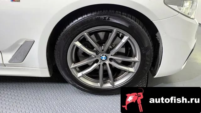 BMW 5-Series 5 Series (G30) 2019 года - вид 5