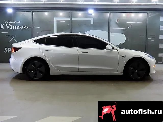 Tesla Model 3 Model 3 2020 года - вид 3