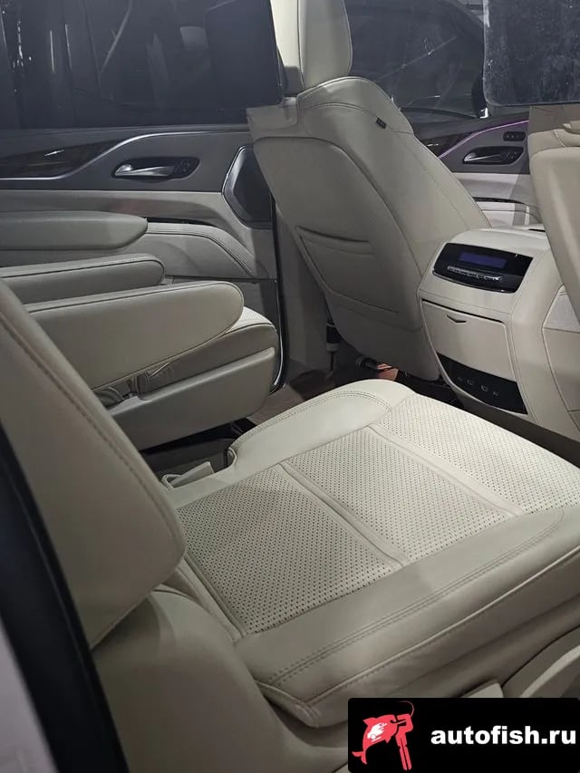 Cadillac Escalade Escalade 5th Generation 2022 года - вид 5