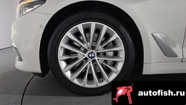 BMW 5-Series 5 Series (G30) 2019 года - вид 5