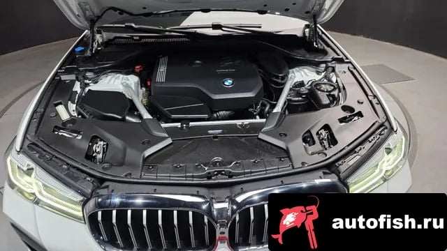 BMW 5-Series 5 Series (G30) 2023 года - вид 6