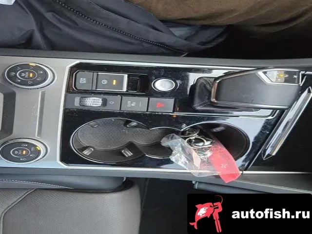 Volkswagen Touareg Tuareg 3rd generation 2020 года - похожие автомобили