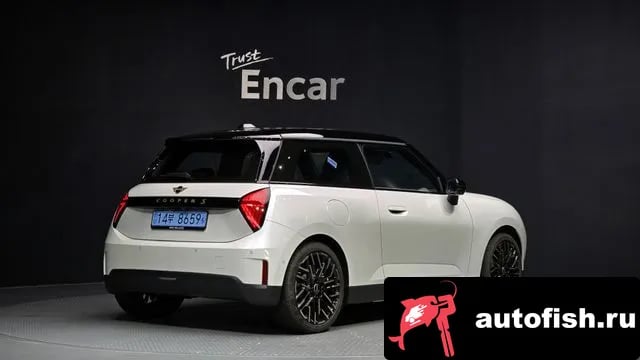 Mini Cooper Cooper Electric 2024 года - вид 2