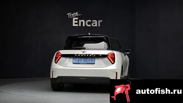 Mini Cooper Cooper Electric 2024 года - вид 4