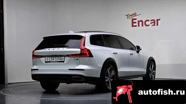 Volvo V60 V60 Cross-country 2nd Generation 2019 года - вид 2