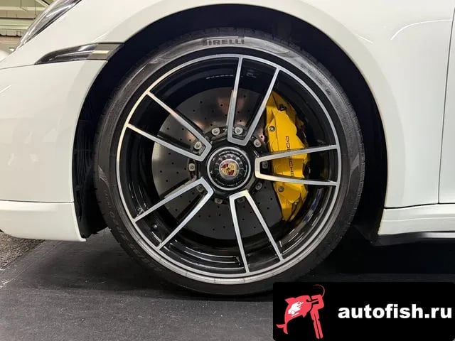 Porsche 911 911 (992) 2021 года - вид 5