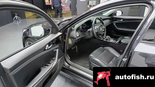 Kia Stinger Stinger 2017 года - похожие автомобили
