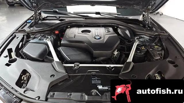 BMW 5-Series 5 Series (G30) 2018 года - вид 6