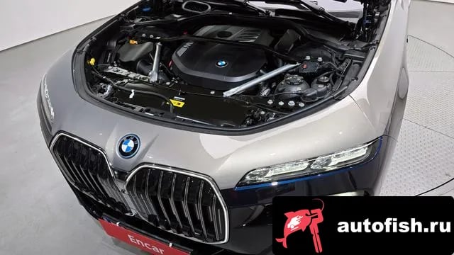 BMW 7-Series 7 Series (G70) 2025 года - вид 6