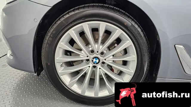 BMW 5-Series 5 Series (G30) 2019 года - вид 5
