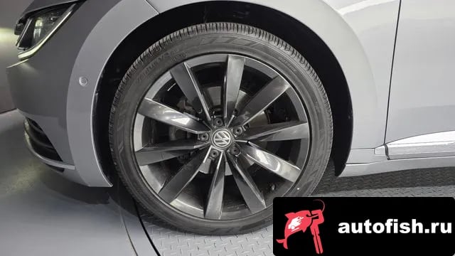 Volkswagen Arteon Atheon 2020 года - вид 5