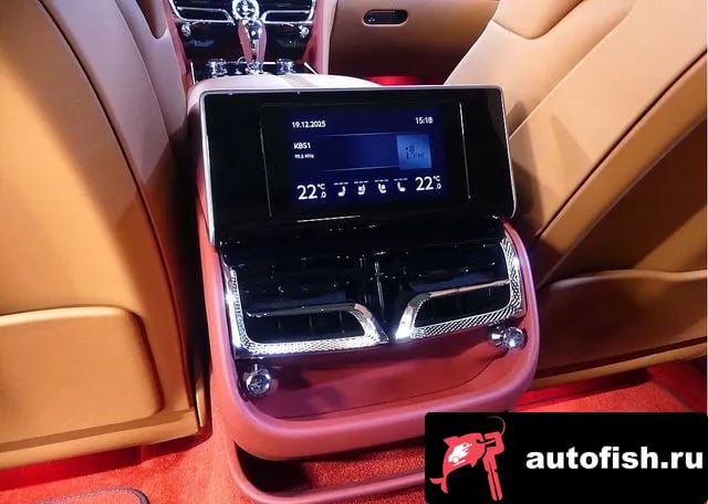 Bentley Flying Spur Flying Spur 3rd Generation 2022 года - похожие автомобили