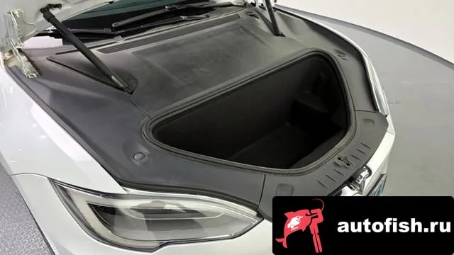 Tesla Model S Model S 2020 года - вид 6