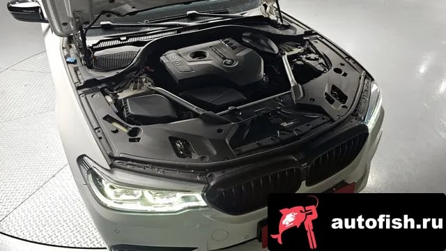 BMW 5-Series 5 Series (G30) 2019 года - вид 6