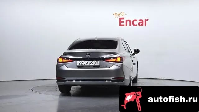 Lexus ES ES300h 7th generation 2023 года - вид 4