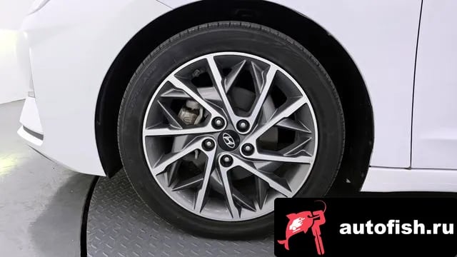 Hyundai AVANTE The New Avante AD 2019 года - вид 5