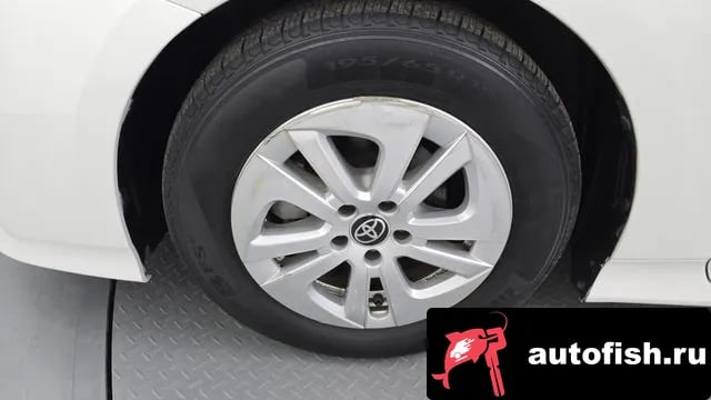 Toyota Prius Prius 4th Generation 2018 года - похожие автомобили