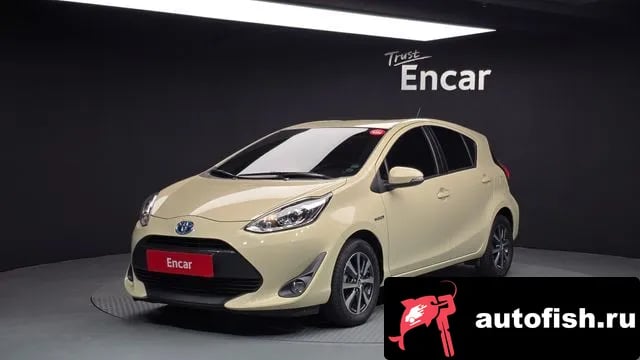 Toyota Prius Prius C 2018 года - вид 1