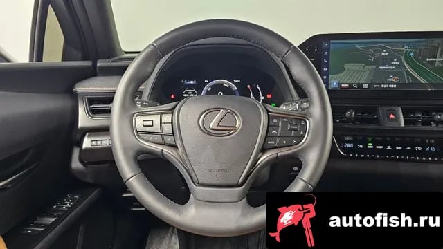 Lexus UX UX300h 2024 года - похожие автомобили