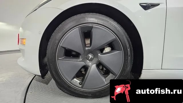 Tesla Model 3 Model 3 2021 года - вид 4