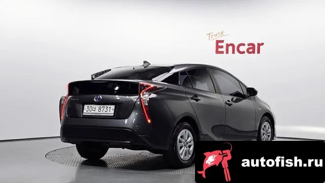 Toyota Prius Prius 4th Generation 2018 года - вид 2