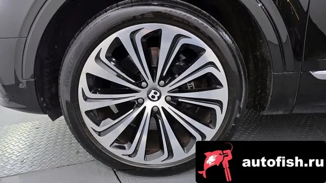 Bentley Bentayga Benteiga 2023 года - вид 5