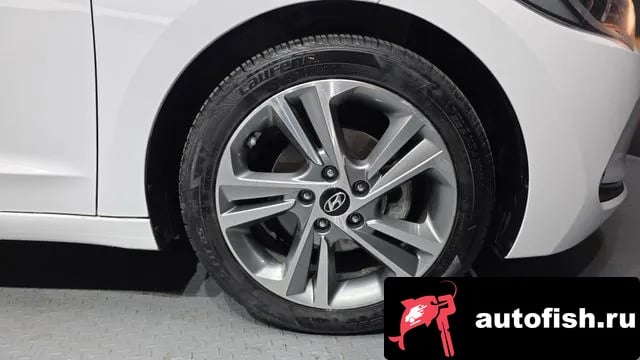 Hyundai AVANTE Avante AD 2018 года - вид 5