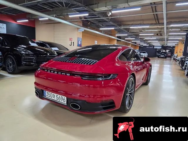 Porsche 911 911 (992) 2021 года - вид 3